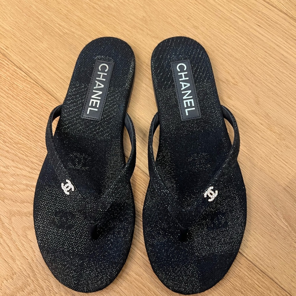 ⭕️✅SOLD!!!✅⭕️
Chanel Women's Sandals